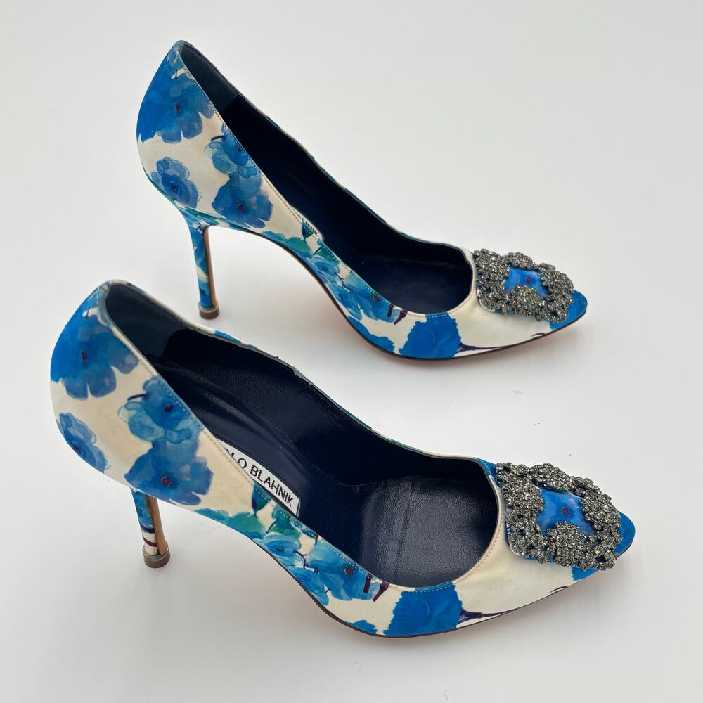 Manolo Blahnik Hangisi 105 Blue Floral Print Satin Crystal Buckle Pump Size 37.5 - Picture 9 of 12
